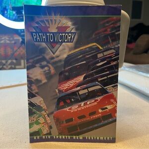 Path to Victory An NIV Sports New Testament - Paperback